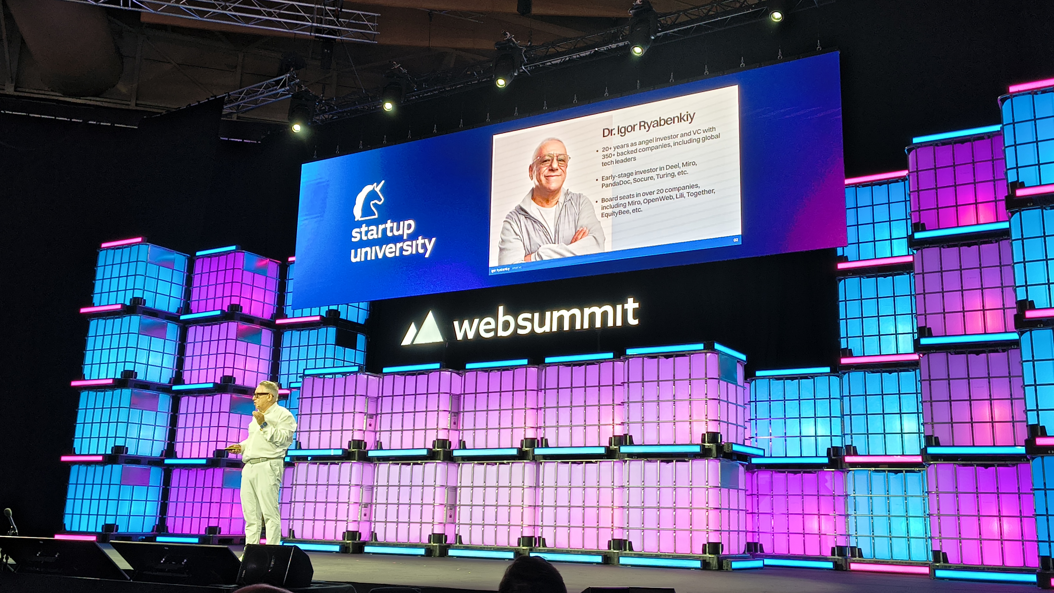 A Powerful End to 2025